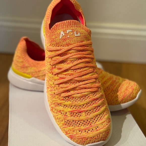 COPY - APL Energy/ Magenta Techloom Wave Sneakers Women’s SZ 10.5 RARE New - Picture 1 of 4